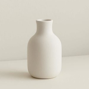 Minimalist White Ceramic Flower Vase Modern Matte Finish Decorative Bud Vase for Living Room Shelf and Office Table